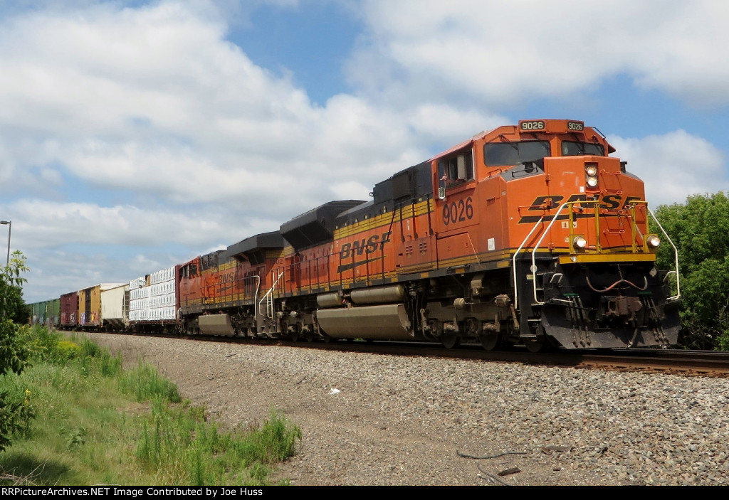 BNSF 9026 East